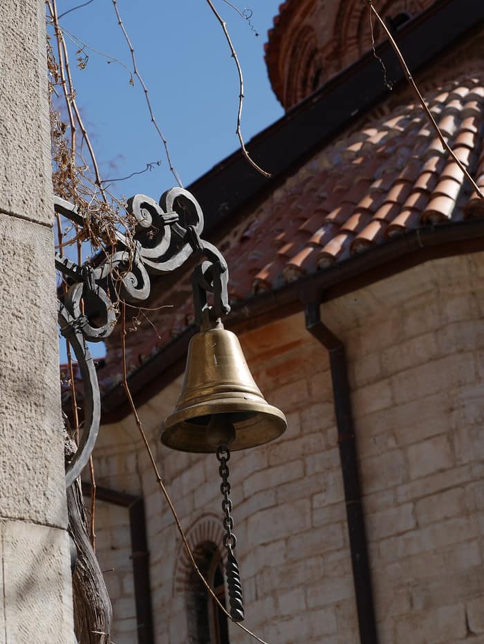 Mănăstirea Bachkovo, clopotnița și biserica