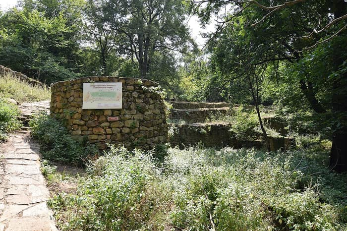 Bozhenishki Urvich, Überreste der Festung, vierte Ansicht