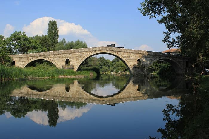 Podul Kadin, podul de piatră peste Struma la Nevestino