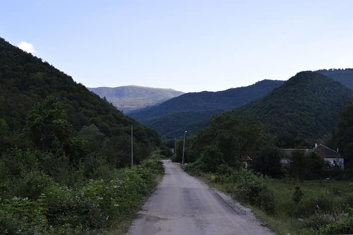 The road to Vrachesh Monastery