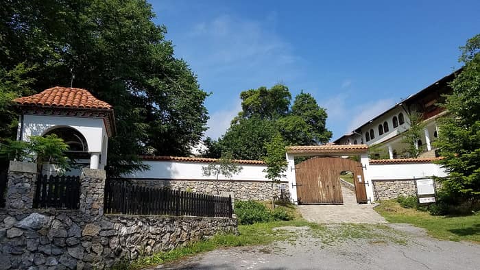 Poarta Mănăstirii Ruen