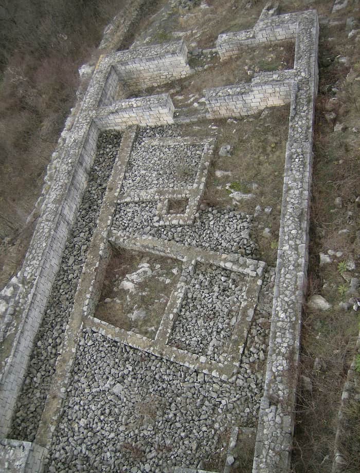 Cetatea Șumen, ruinele unei biserici
