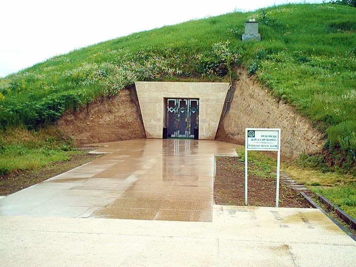 The Sveshtari burial mound (tumulus)