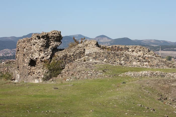 Vishegrad Fortress, first view of the ruins